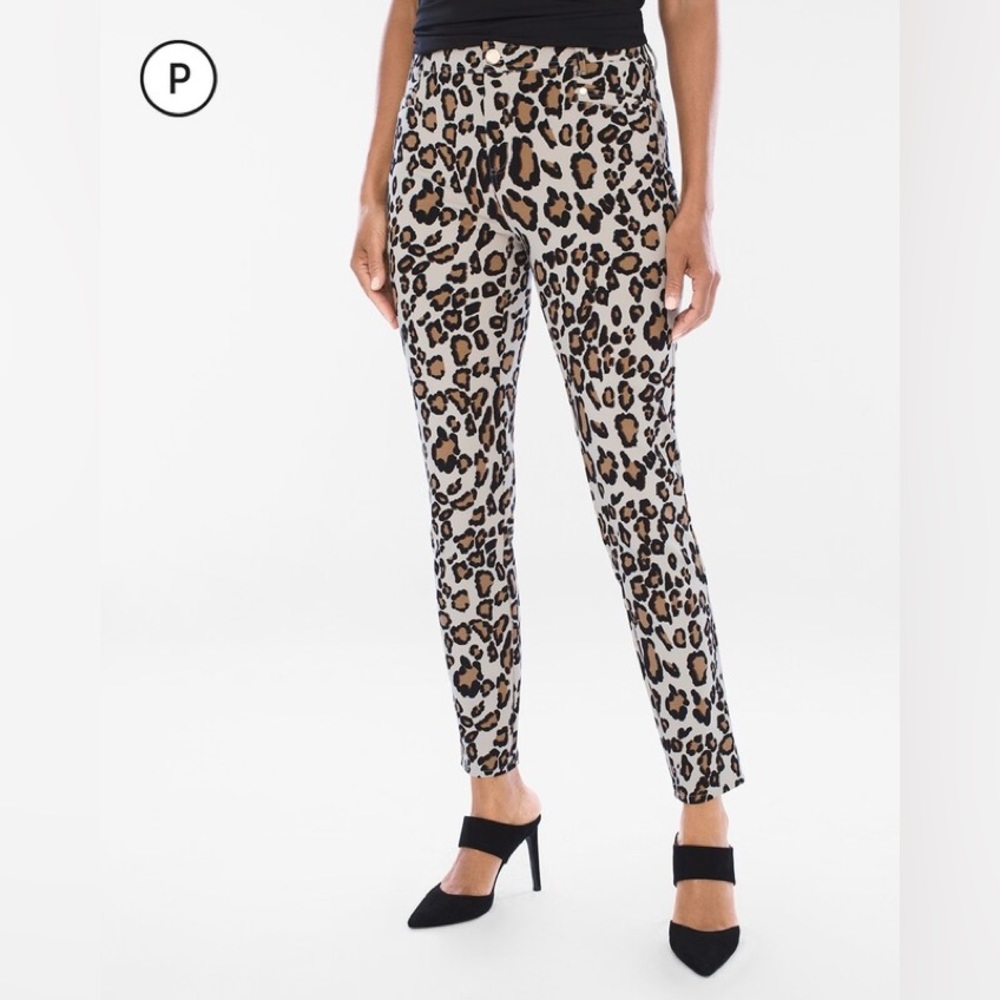 🌺 CHICOS So Slimming Petite Refined Ponte Animal Ankle Pants 🌺